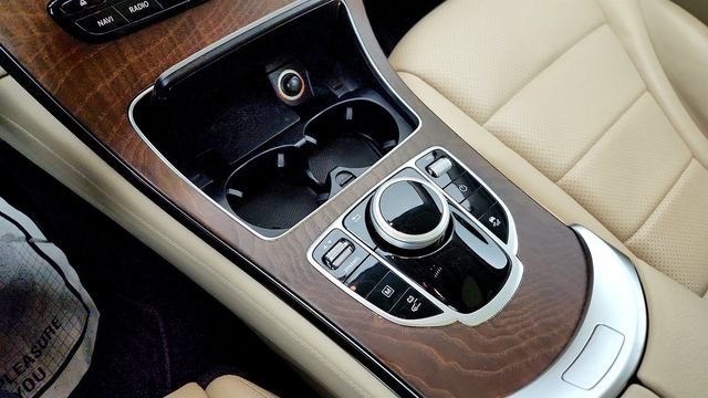 2019 Mercedes-Benz GLC GLC 350e 4MATIC SUV w/ Panorama Roof.& Premium Package - 22971195 - 15