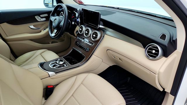 2019 Mercedes-Benz GLC GLC 350e 4MATIC SUV w/ Panorama Roof.& Premium Package - 22971195 - 23