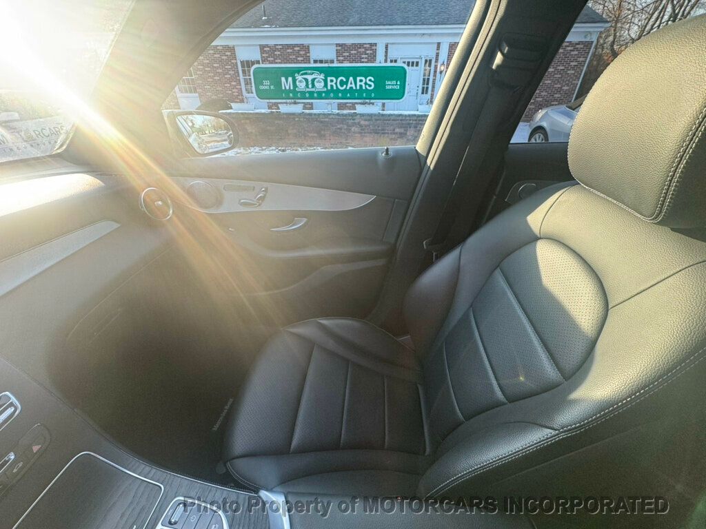2019 Mercedes-Benz GLC IN "LIKE NEW" CONDITION WITH A BEAUTIFUL COLOR COMBINATION!  - 22964025 - 15