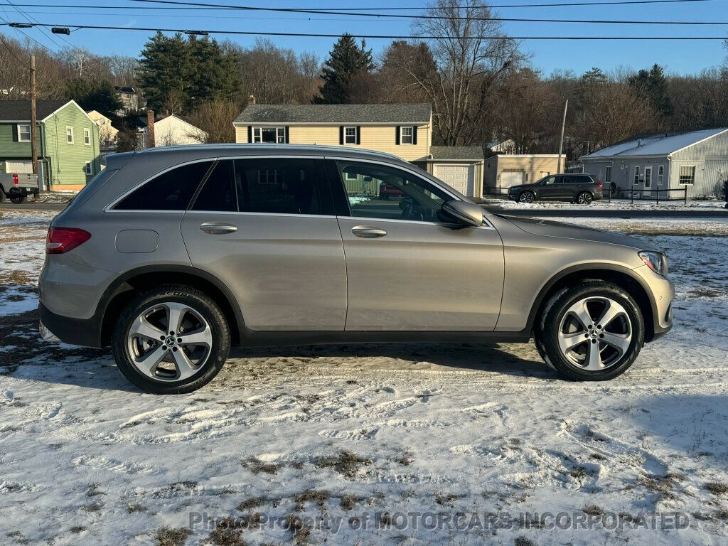 2019 Mercedes-Benz GLC IN "LIKE NEW" CONDITION WITH A BEAUTIFUL COLOR COMBINATION!  - 22964025 - 16