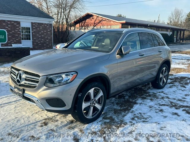 2019 Mercedes-Benz GLC IN "LIKE NEW" CONDITION WITH A BEAUTIFUL COLOR COMBINATION!  - 22964025 - 3