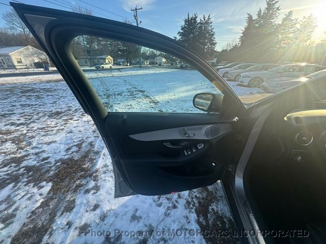 2019 Mercedes-Benz GLC IN "LIKE NEW" CONDITION WITH A BEAUTIFUL COLOR COMBINATION!  - 22964025 - 8