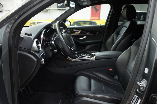 2019 Mercedes-Benz GLC Low Mileage, Immaculate! Panorama Roof! - 22945632 - 24