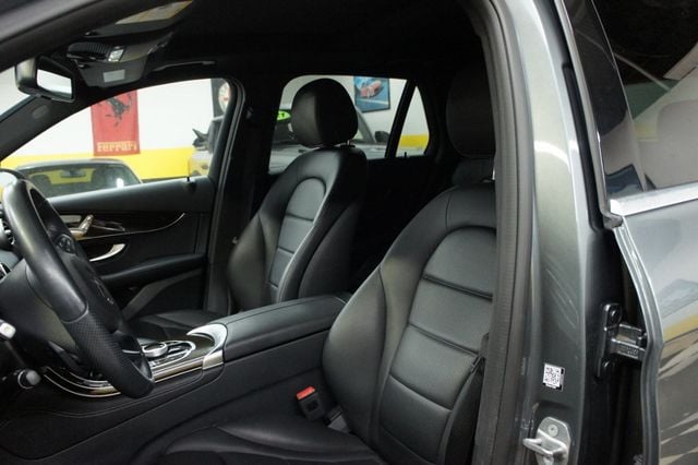 2019 Mercedes-Benz GLC Low Mileage, Immaculate! Panorama Roof! - 22945632 - 25