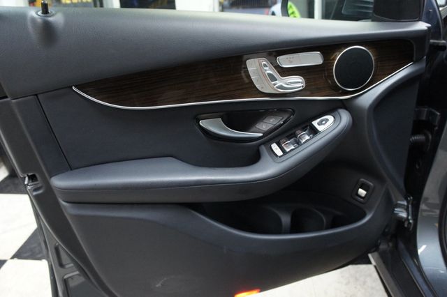 2019 Mercedes-Benz GLC Low Mileage, Immaculate! Panorama Roof! - 22945632 - 27