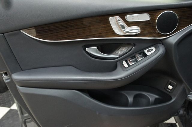 2019 Mercedes-Benz GLC Low Mileage, Immaculate! Panorama Roof! - 22945632 - 34