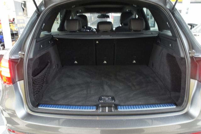 2019 Mercedes-Benz GLC Low Mileage, Immaculate! Panorama Roof! - 22945632 - 40