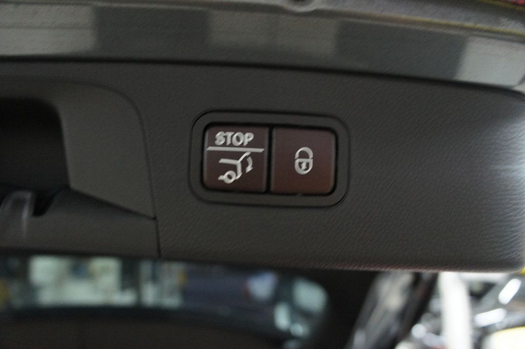 2019 Mercedes-Benz GLC Low Mileage, Immaculate! Panorama Roof! - 22945632 - 42