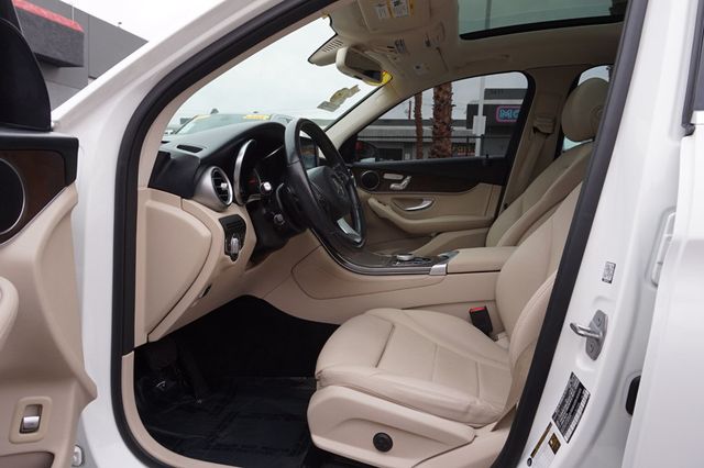 2019 Mercedes-Benz GLC LOW MILES,4MATIC,PREMIUM WHEELS,PANORAMIC ROOF,NAVIGATION - 22963603 - 15