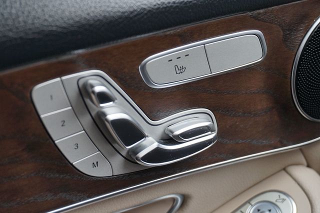 2019 Mercedes-Benz GLC LOW MILES,4MATIC,PREMIUM WHEELS,PANORAMIC ROOF,NAVIGATION - 22963603 - 22