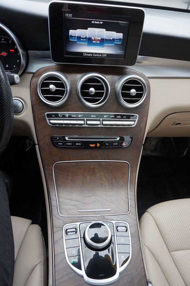 2019 Mercedes-Benz GLC LOW MILES,4MATIC,PREMIUM WHEELS,PANORAMIC ROOF,NAVIGATION - 22963603 - 27