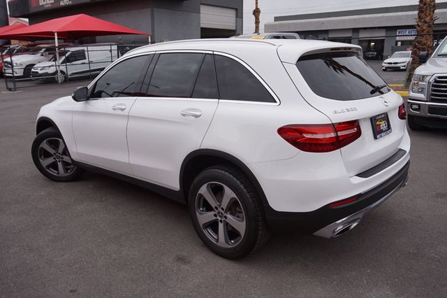 2019 Mercedes-Benz GLC LOW MILES,4MATIC,PREMIUM WHEELS,PANORAMIC ROOF,NAVIGATION - 22963603 - 3