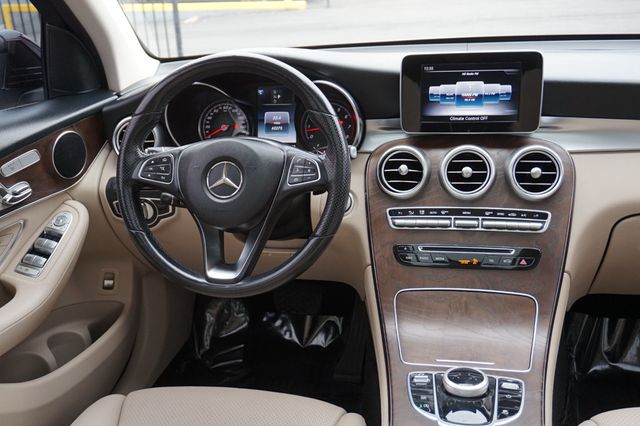 2019 Mercedes-Benz GLC LOW MILES,GLC 300,4MATIC,PREMIUM WHEELS,MOON ROOF, LEATHER SEATS - 22963603 - 39