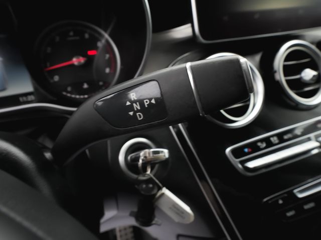 2019 Mercedes-Benz GLC 300 4MATIC - 23096046 - 24