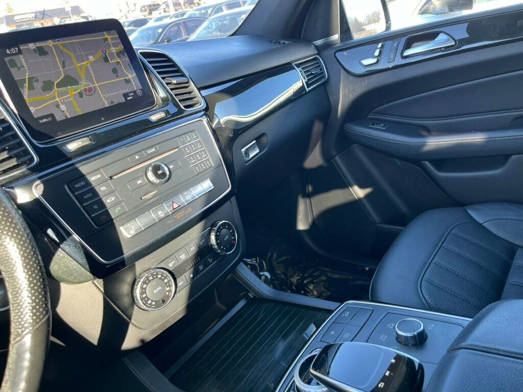 2019 Mercedes-Benz GLE GLE 400 4MATIC SUV - 22775875 - 25