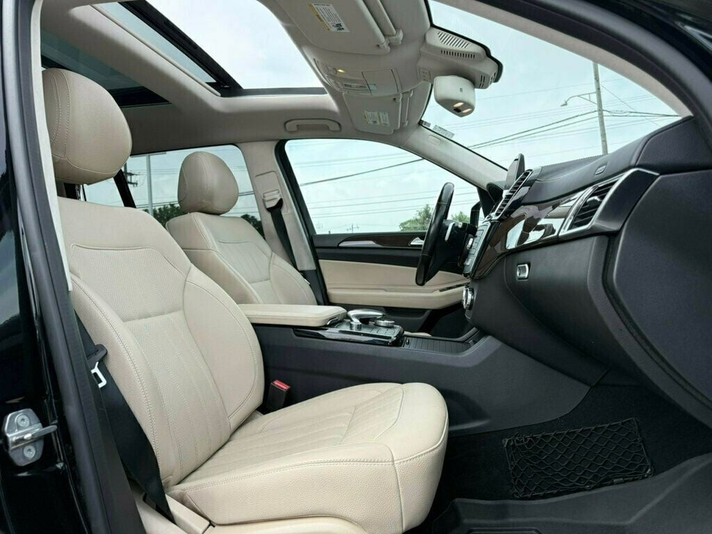 2019 Mercedes Benz GLS 450 4MATIC photo 14