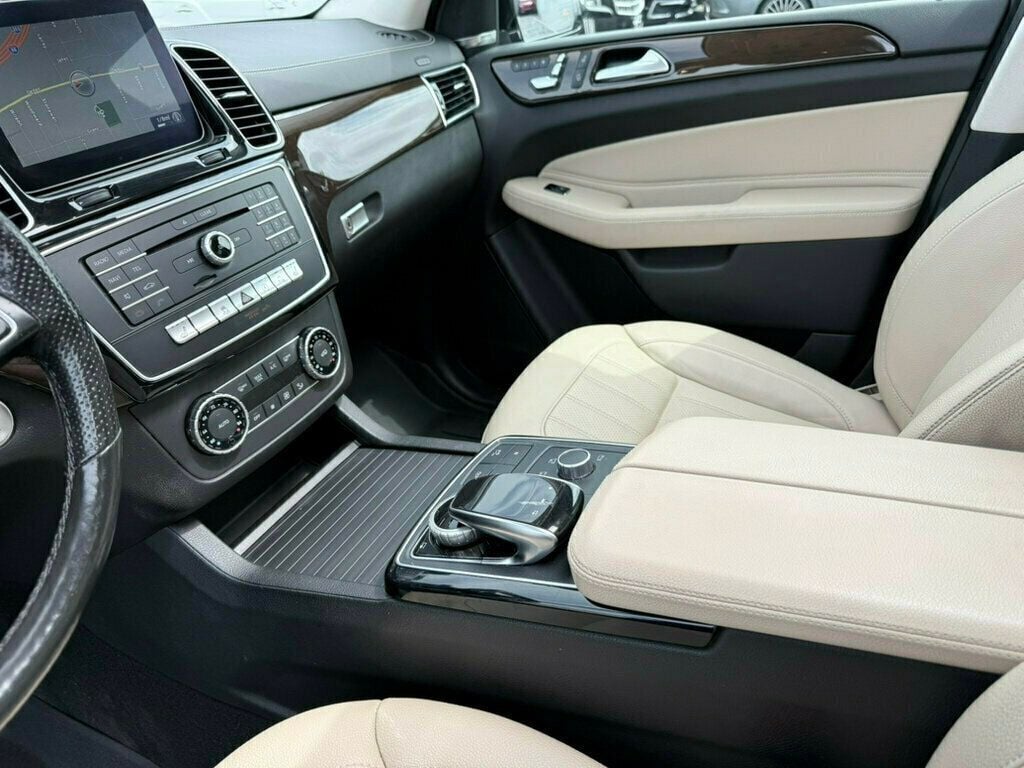 2019 Mercedes Benz GLS 450 4MATIC photo 25