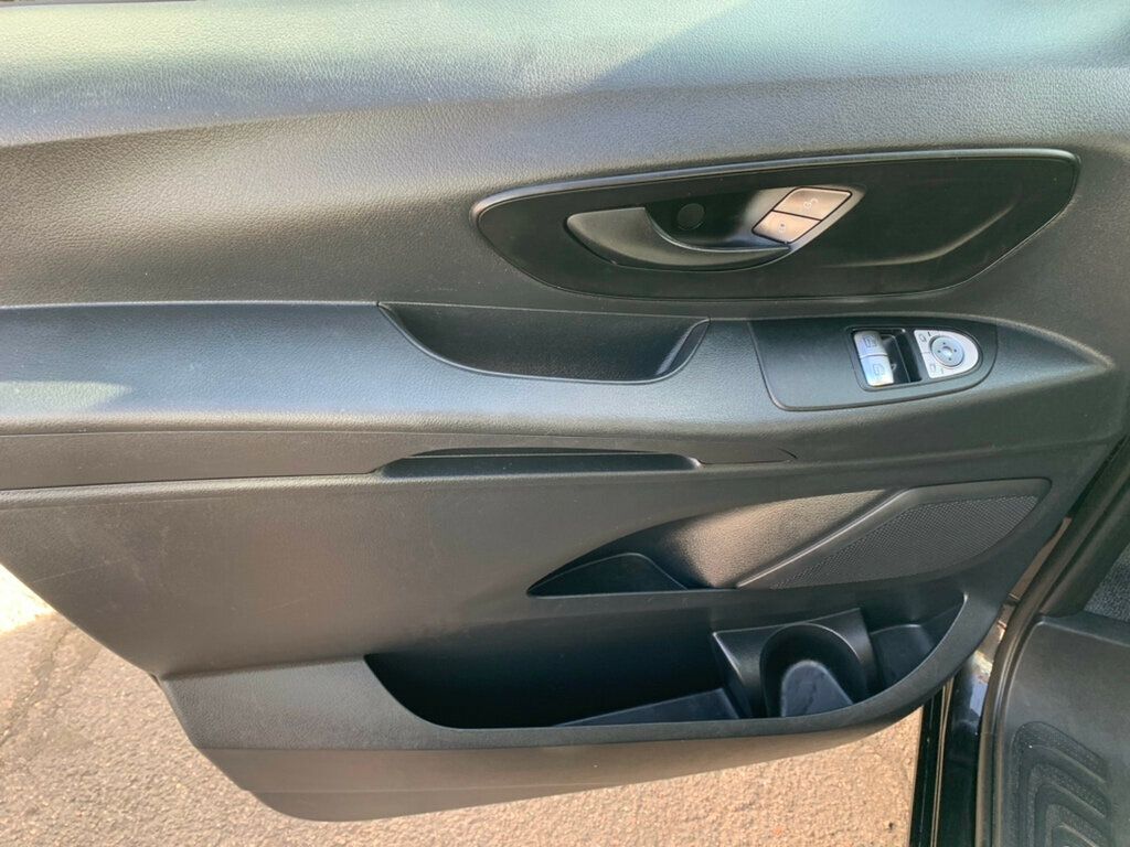 2019 Mercedes-Benz Metris Passenger Van Metris Passenger Van Standard Roof 126" Wheelbase - 22979829 - 22