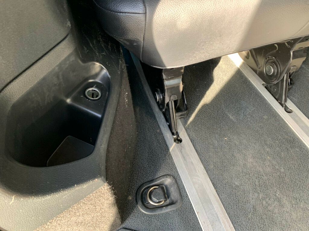 2019 Mercedes-Benz Metris Passenger Van Metris Passenger Van Standard Roof 126" Wheelbase - 22979829 - 32