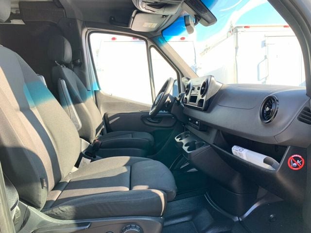 2019 Mercedes-Benz Sprinter Cargo Van 1500 Standard Roof 144" RWD - 22954178 - 27