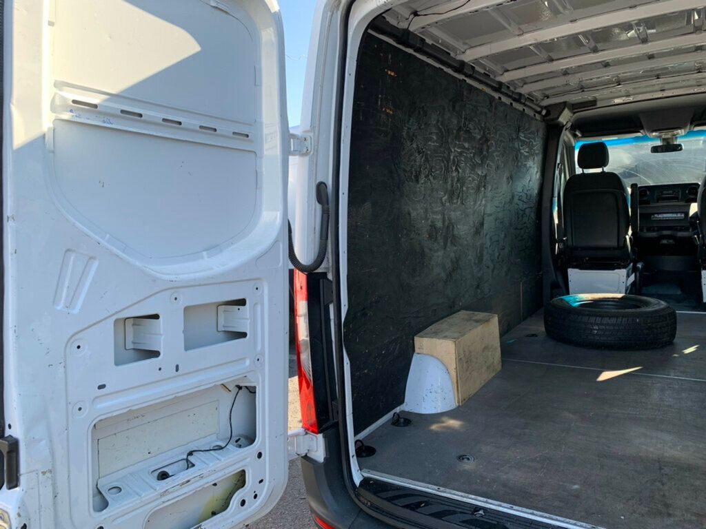 2019 Mercedes-Benz Sprinter Cargo Van 1500 Standard Roof 144" RWD Cargo Gas - 22954178 - 3