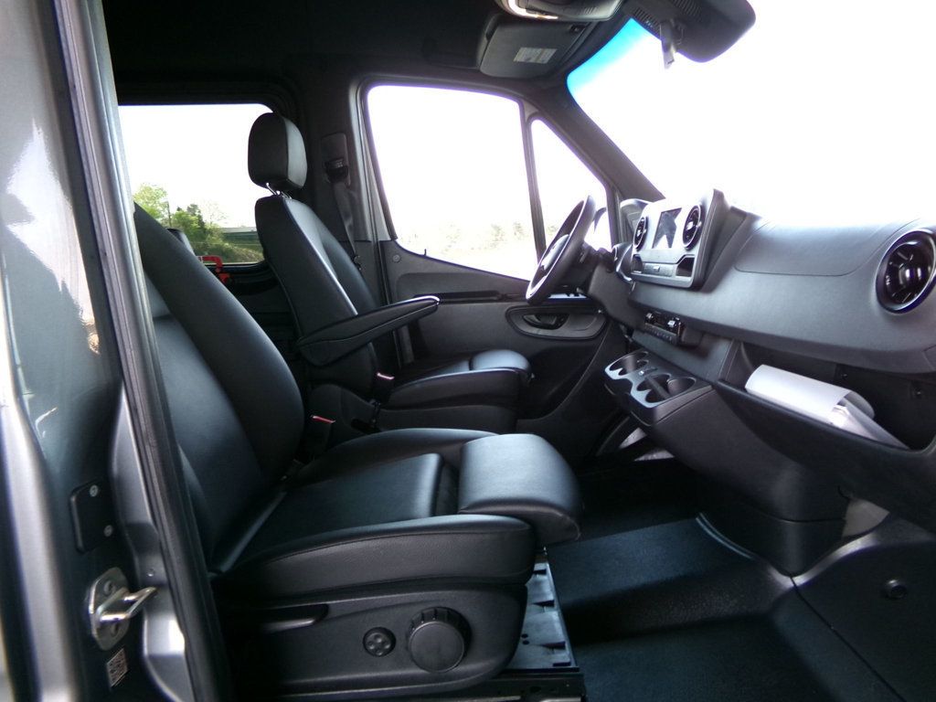 2019 Mercedes-Benz Sprinter Passenger Van 2500 High Roof V6 144" RWD - 23007041 - 10