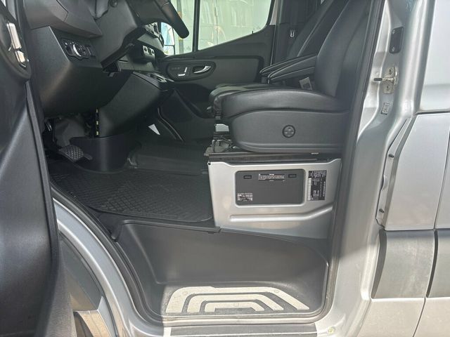 2019 Mercedes-Benz Sprinter Passenger Van 2500 High Roof V6 170" RWD - 22868038 - 4
