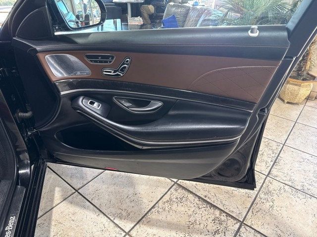 2019 Mercedes-Benz S-Class S 560 4MATIC Sedan - 22945843 - 30
