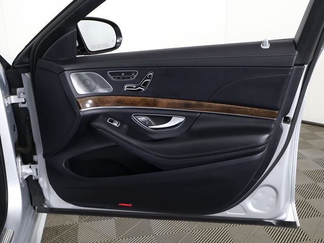 2019 Mercedes-Benz S-Class S 560 4MATIC Sedan - 22999267 - 29