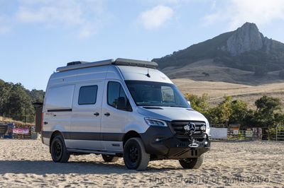 2019 Mercedes-Benz Winnebago Revel 4×4