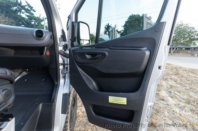 2019 Mercedes-Benz Winnebago Revel 4×4  - 23063318 - 16