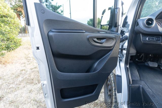 2019 Mercedes-Benz Winnebago Revel 4×4  - 23063318 - 18