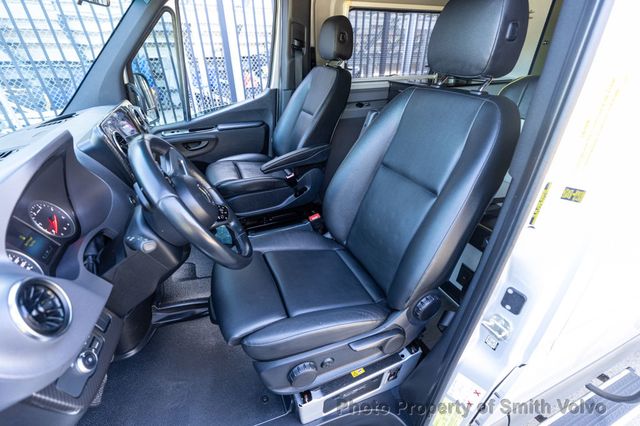2019 Mercedes-Benz Winnebago Revel 4×4  - 23063318 - 31
