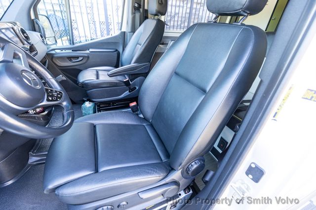 2019 Mercedes-Benz Winnebago Revel 4×4  - 23063318 - 33