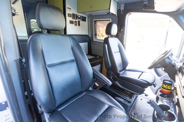 2019 Mercedes-Benz Winnebago Revel 4×4  - 23063318 - 35