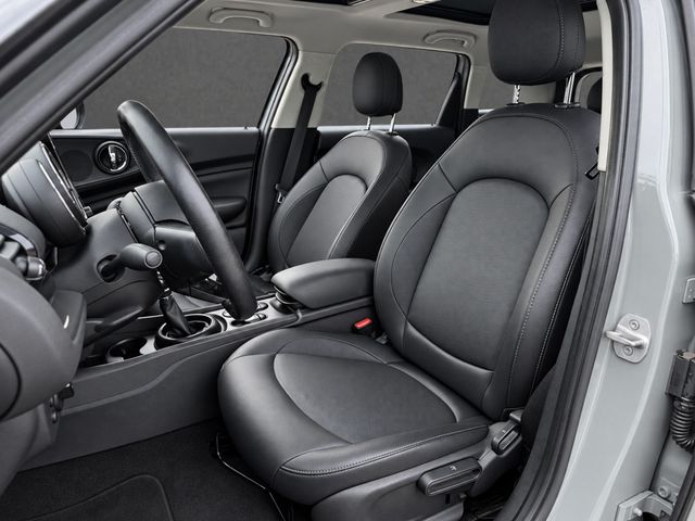 2019 MINI Cooper Clubman ONE OWNER, SIGNATURE TRIM, PAN SUNROOF, HEATED SEATS, 17" WHEELS - 23084028 - 23