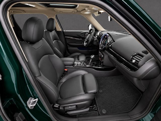 2019 MINI Cooper S Clubman AWD, SIGNATURE TRIM, PAN SUNROOF, NAVI, HEATED SEATS, LED LIGHTS - 23089472 - 4