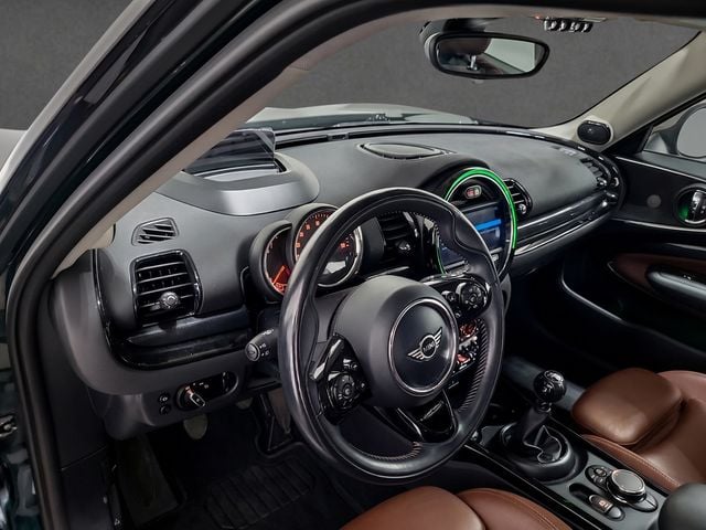 2019 MINI Cooper S Clubman CLEAN CARFAX, ICONIC TRIM, 6-SPD MANUAL, SUNROOF, NAVIGATION - 23031208 - 4