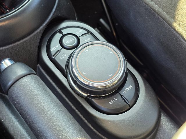 2019 MINI Cooper S Hardtop 2 Door   - 22943809 - 33