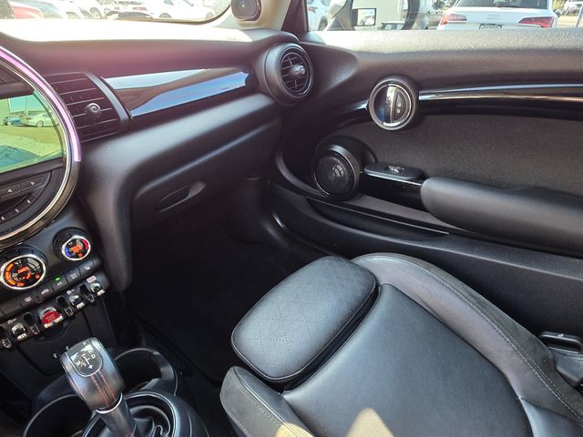 2019 MINI Cooper S Hardtop 2 Door   - 22943809 - 34