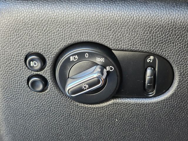 2019 MINI Cooper S Hardtop 2 Door   - 22943809 - 39