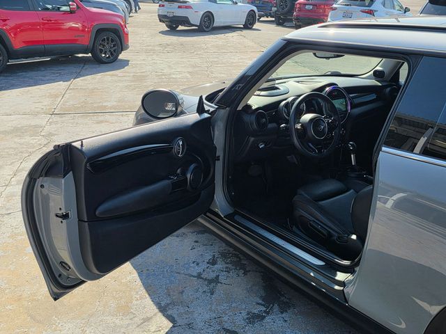 2019 MINI Cooper S Hardtop 2 Door   - 22943809 - 42