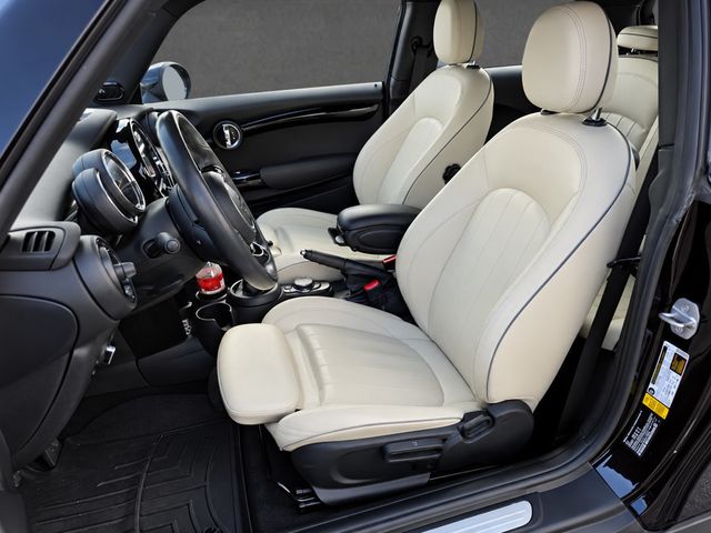 2019 MINI Cooper S Hardtop 2 Door CLEAN CARFAX, 6-SPD MANUAL, ICONIC TRIM, PAN SUNROOF, NAVIGATION - 23091467 - 5