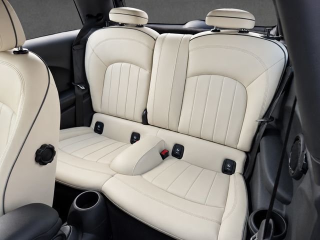 2019 MINI Cooper S Hardtop 2 Door CLEAN CARFAX, 6-SPD MANUAL, ICONIC TRIM, PAN SUNROOF, NAVIGATION - 23091467 - 6