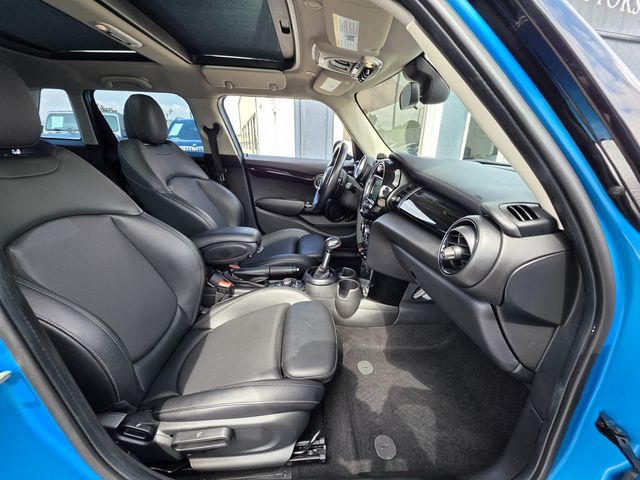 2019 MINI Cooper S Hardtop 4 Door   - 22922845 - 16