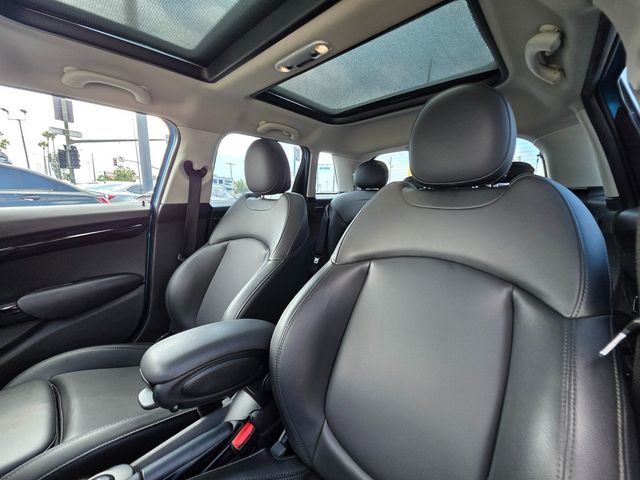 2019 MINI Cooper S Hardtop 4 Door   - 22922845 - 23