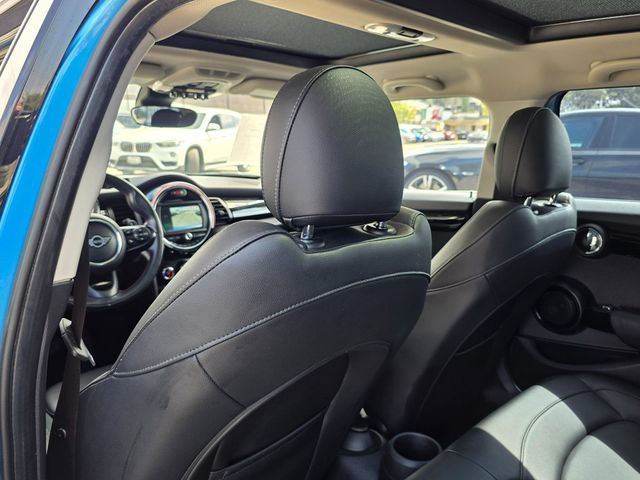 2019 MINI Cooper S Hardtop 4 Door   - 22922845 - 26