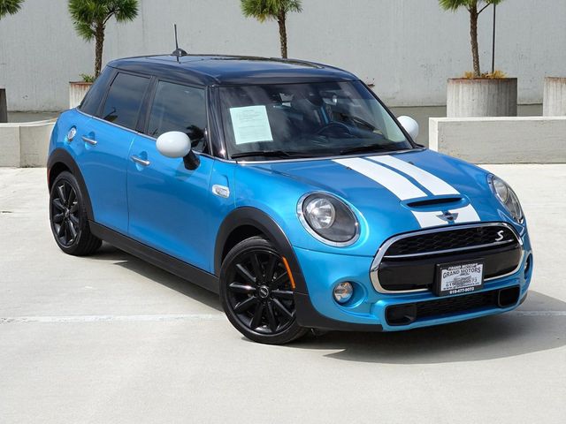 2019 MINI Cooper S Hardtop 4 Door   - 22922845 - 2