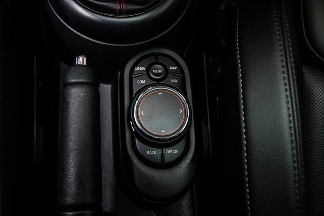 2019 MINI Cooper S Hardtop 4 Door   - 23004730 - 17