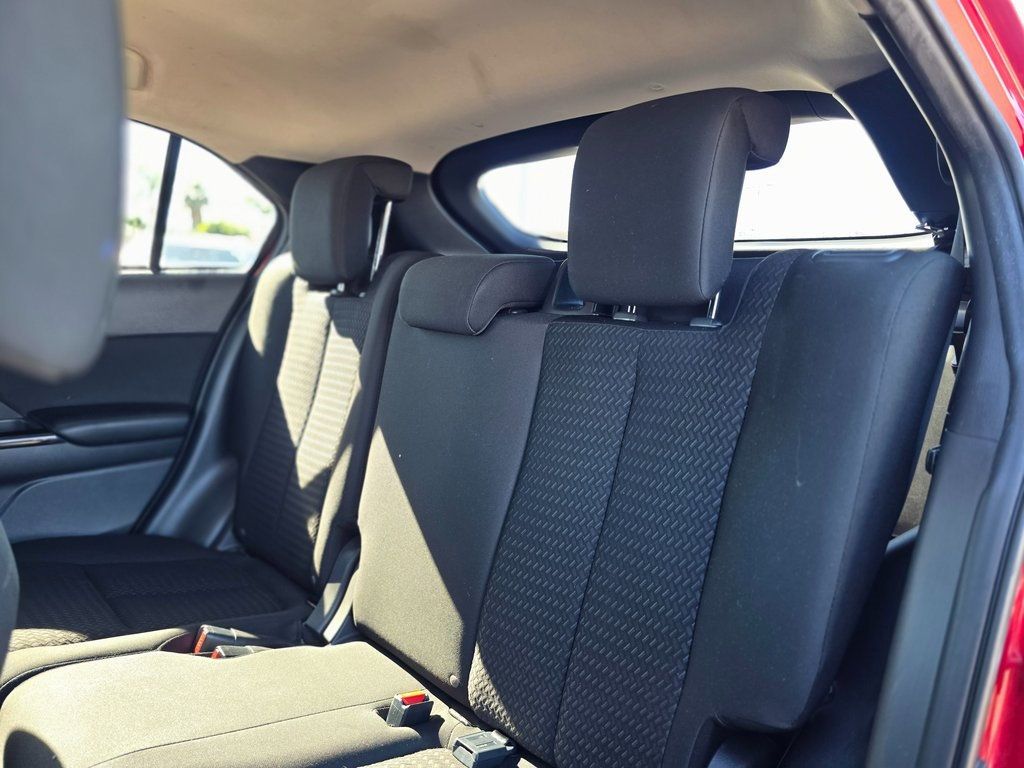 2019 Mitsubishi Eclipse Cross LE - 22981152 - 17